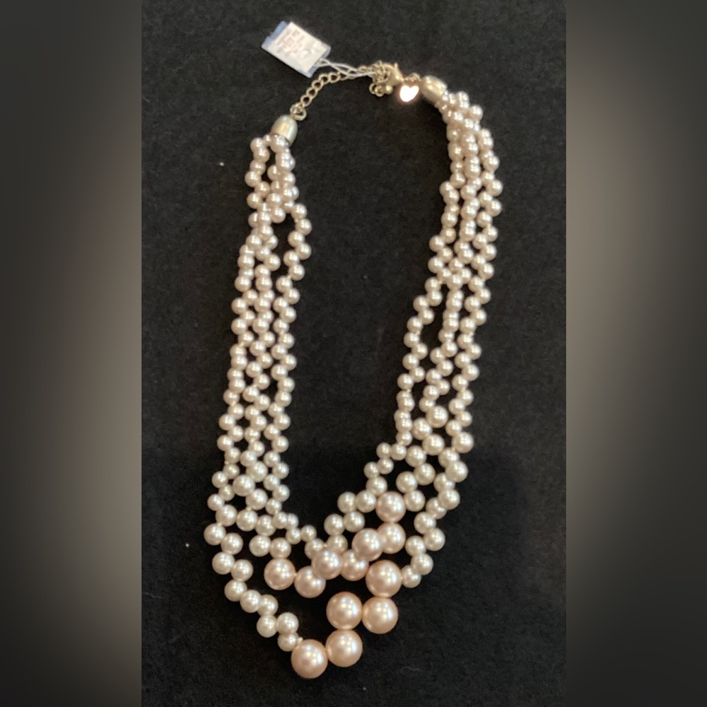 NIB Lia Sophia Rose Dust statement necklace